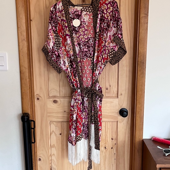 🦄 5/30 Oddy Bohemian Kimono - Picture 1 of 3